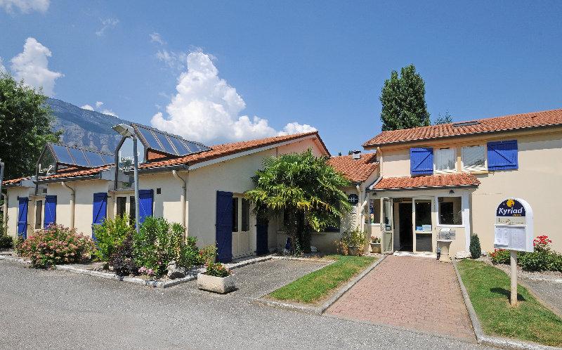 Comfort Hotel Grenoble Meylan Exterior photo