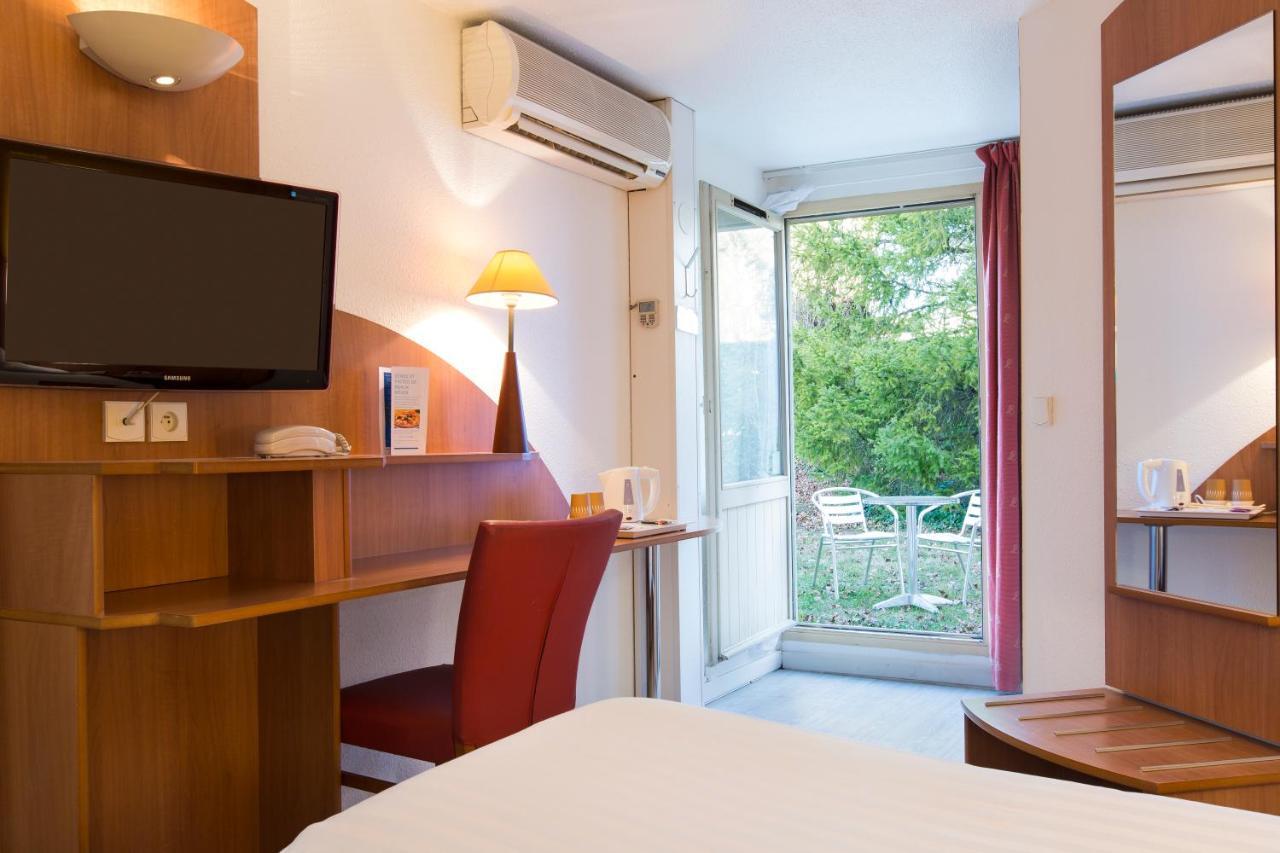 Comfort Hotel Grenoble Meylan Exterior photo