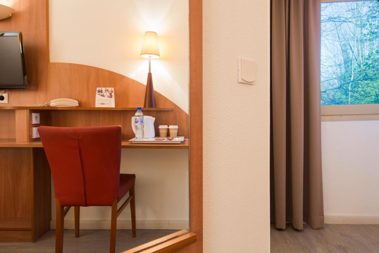 Comfort Hotel Grenoble Meylan Exterior photo