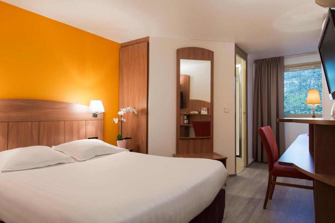 Comfort Hotel Grenoble Meylan Exterior photo