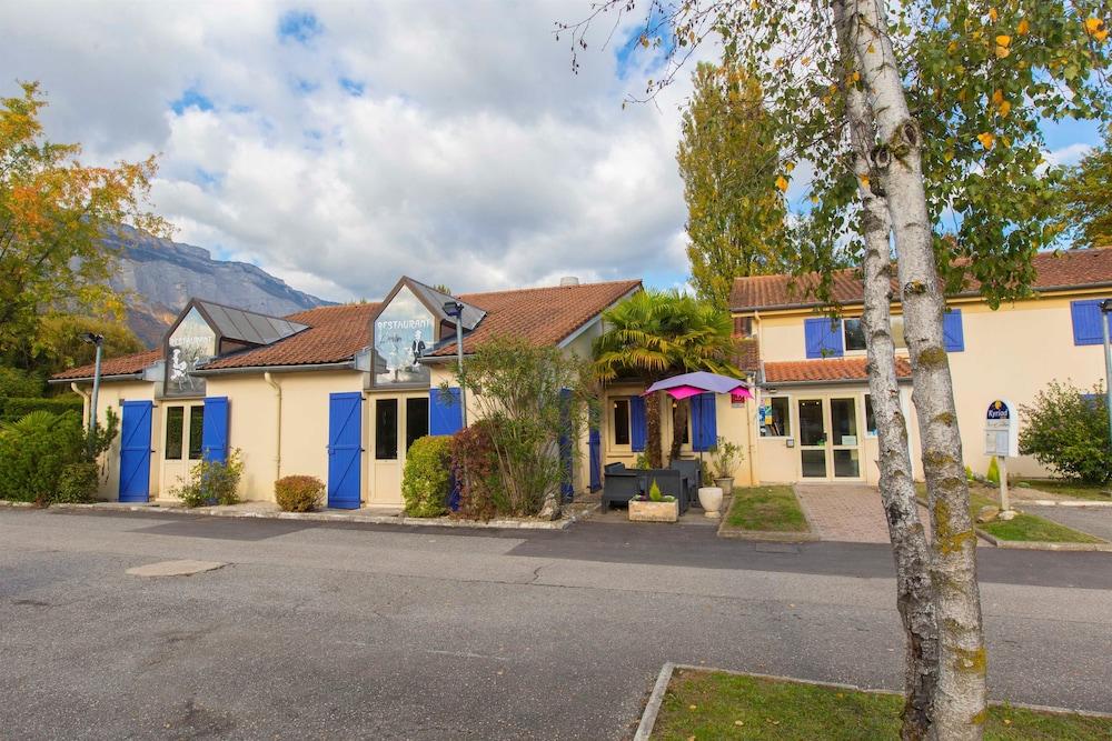 Comfort Hotel Grenoble Meylan Exterior photo