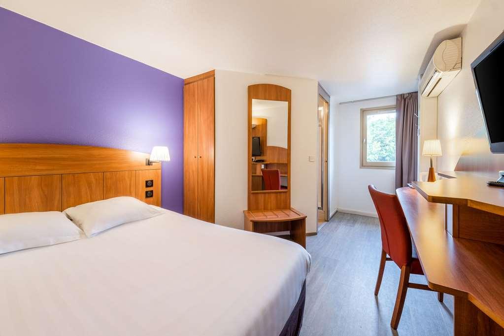 Comfort Hotel Grenoble Meylan Room photo