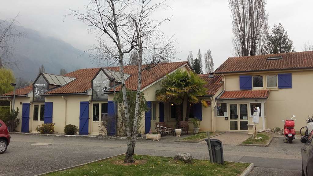 Comfort Hotel Grenoble Meylan Exterior photo