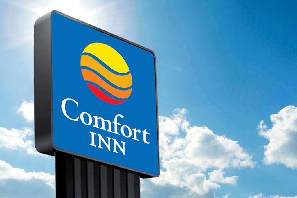 Comfort Hotel Grenoble Meylan Exterior photo