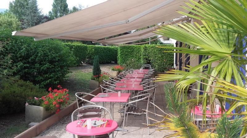 Comfort Hotel Grenoble Meylan Exterior photo