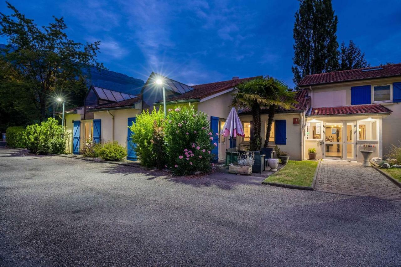 Comfort Hotel Grenoble Meylan Exterior photo