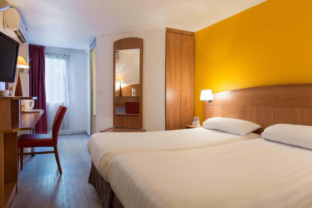 Comfort Hotel Grenoble Meylan Exterior photo